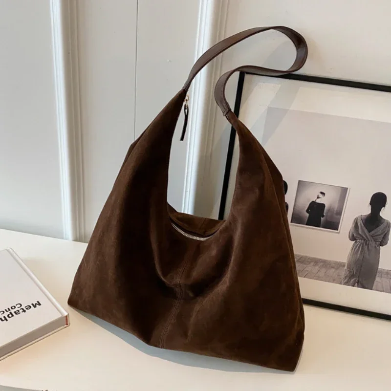 Nuevo bolso de mano Vintage de gamuza de gran capacidad para mujer, bolsos de hombro tipo bandolera para ir al trabajo, tendencia de moda, bolsos para axilas 2025