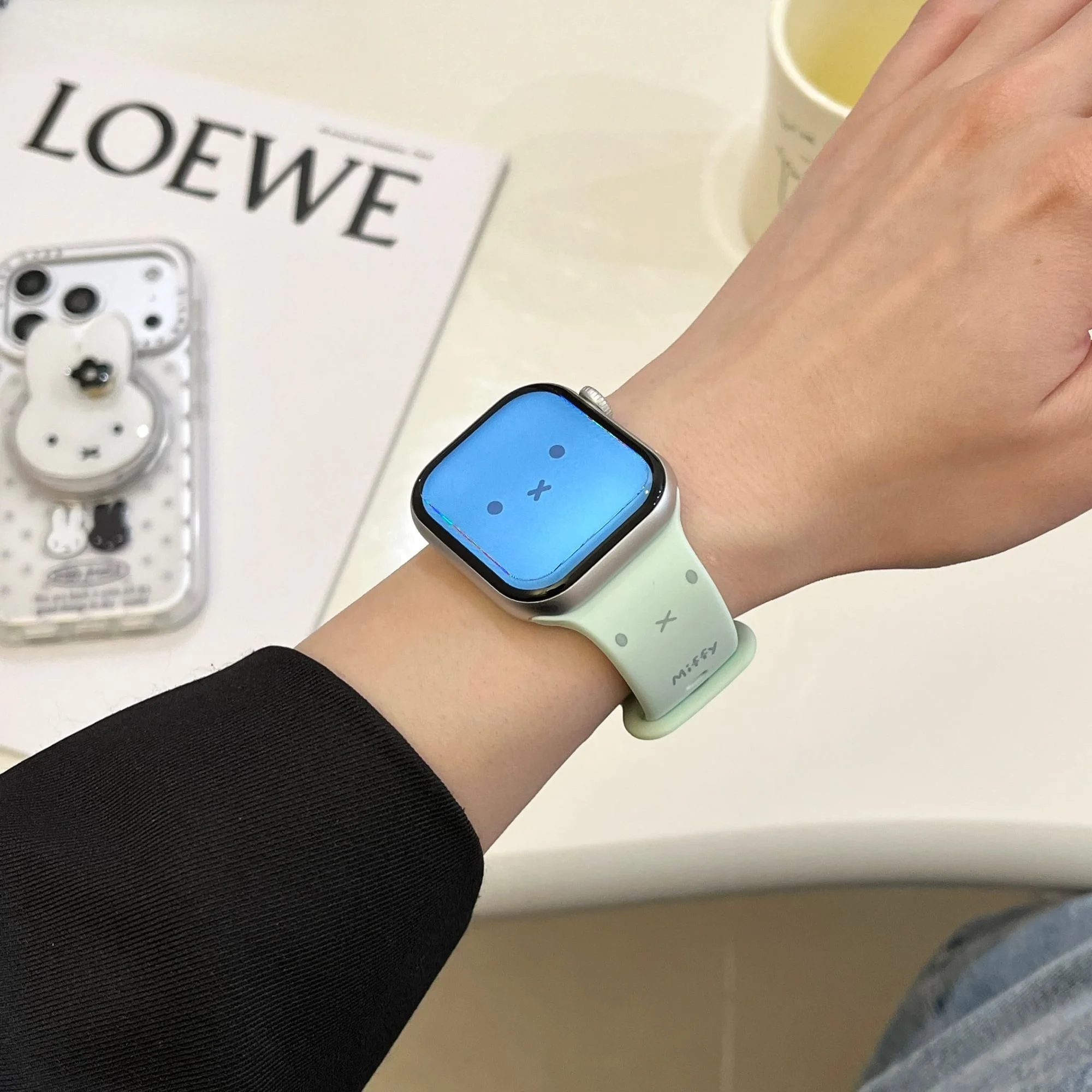 Hot Miffy Watch Band for Apple Watch Series 12 11 10 SE 9 8 7 Silicone Strap Expression Design Smartwatch Wristband Replacement