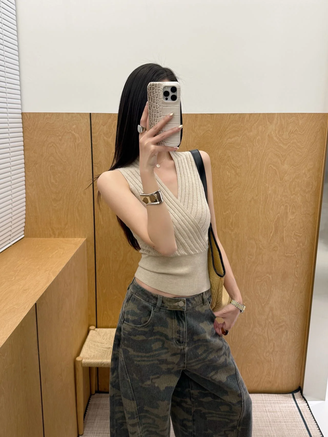 

Модный вязаный жилет с V-образным вырезом, приталенный, с перекрестным дизайном на талии, с текстурой под пшеницу, женская повседневная одежда