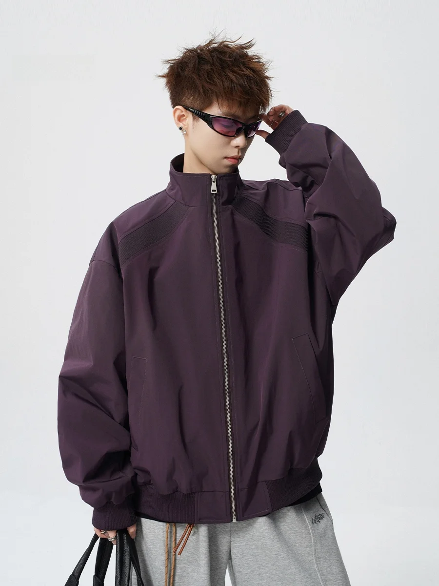 

Мужская куртка-бомбер в американском стиле, весна 2026, новая модель с воротником-стойкой, модный брендовый силуэт, спортивный топ с молнией, декорированная рабочая одежда