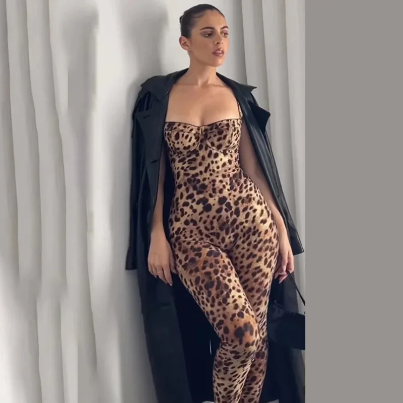 2025 monos con estampado Popular para mujer, novedad de verano, monos moldeadores de cuerpo con cuello bajo y tirantes, ropa Sexy atractiva de leopardo para mujer