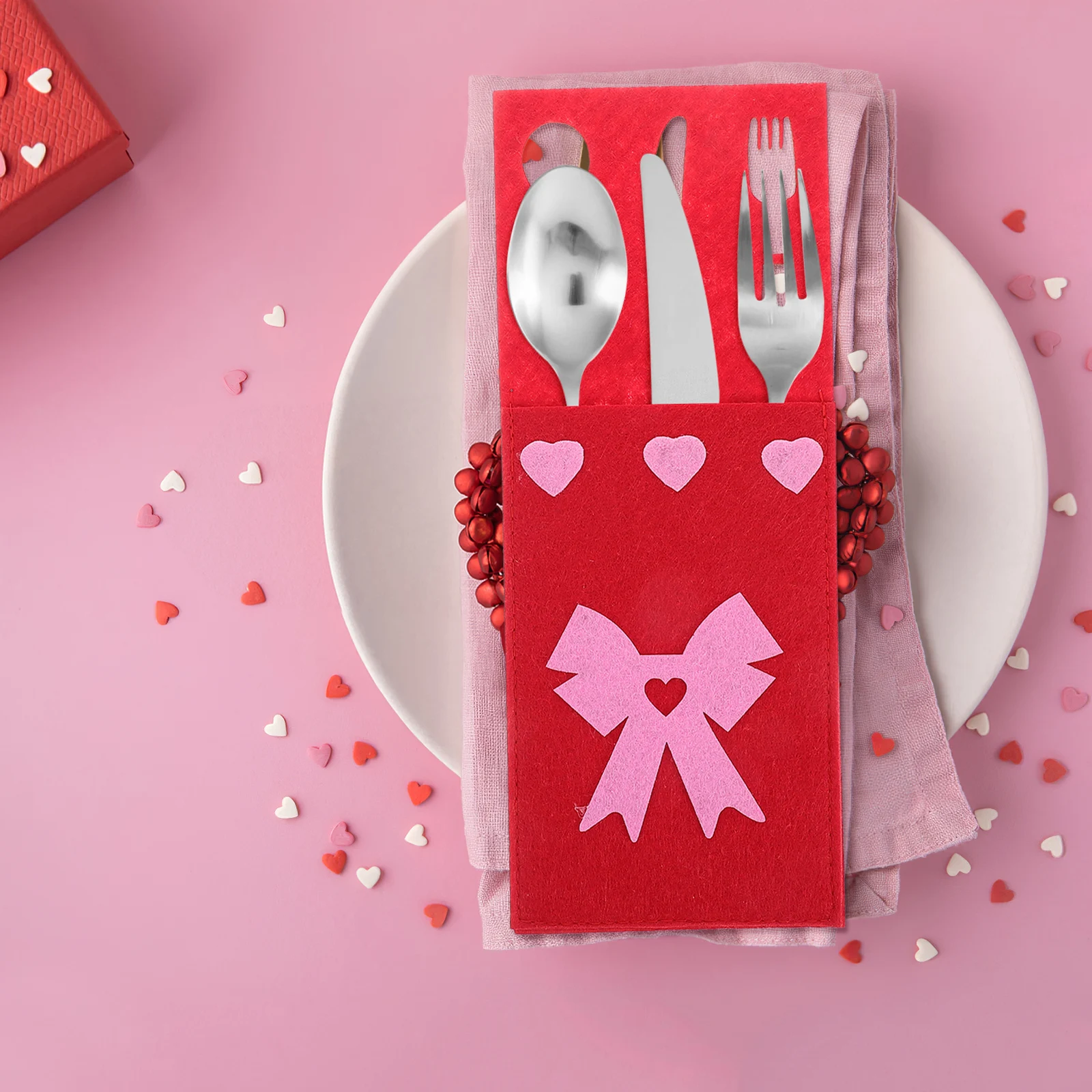 

4 Pcs Cutlery Set Pouch Valentines Utensil Holder Pockets for Party Bag Christmas Table Dinner Decoration Tableware