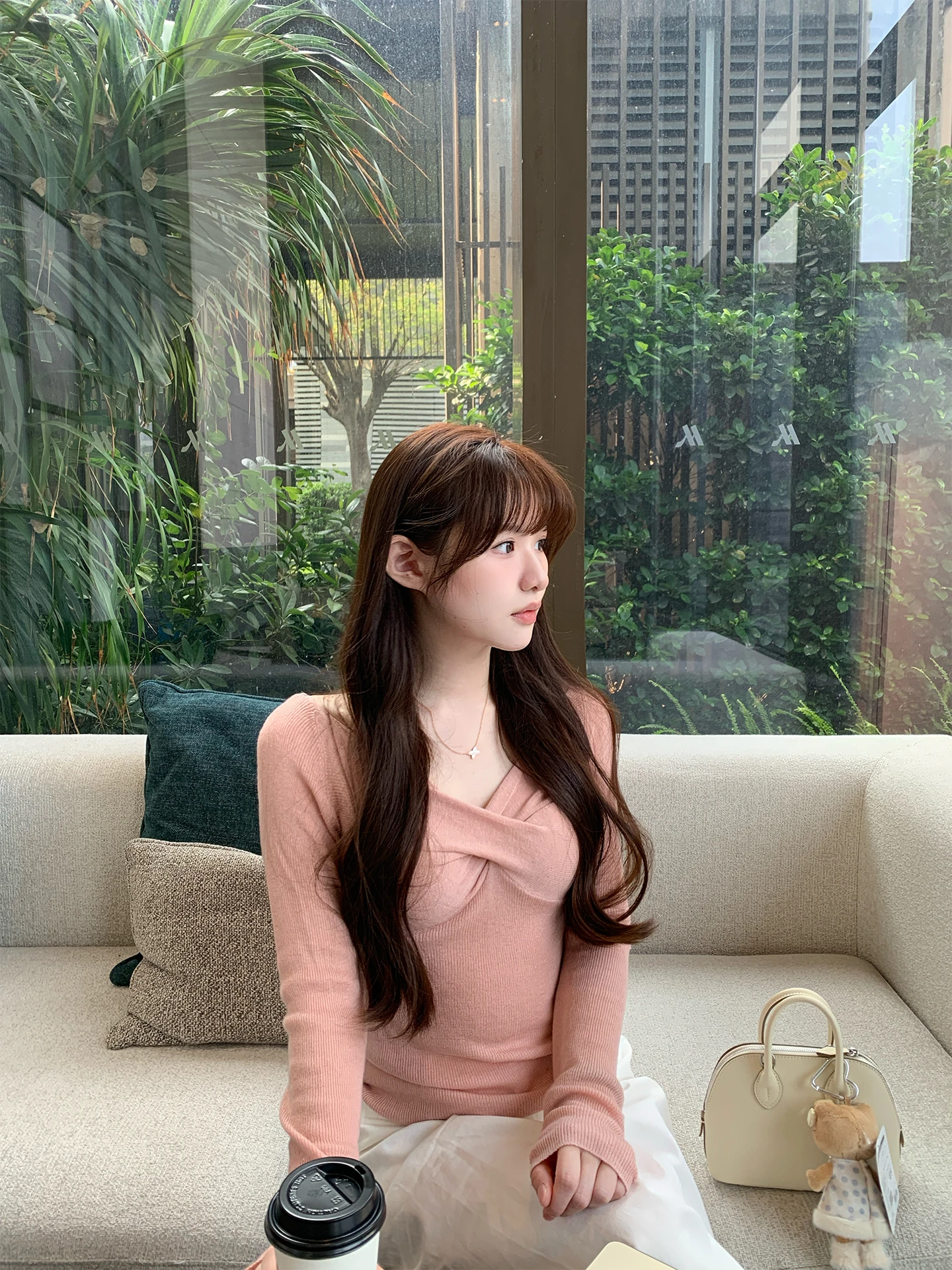 

Pink V-Ne Cross Design Knitted Sweater Casual Slim Fit Long Sve Women's Knitted Top Faionable Spring Collection