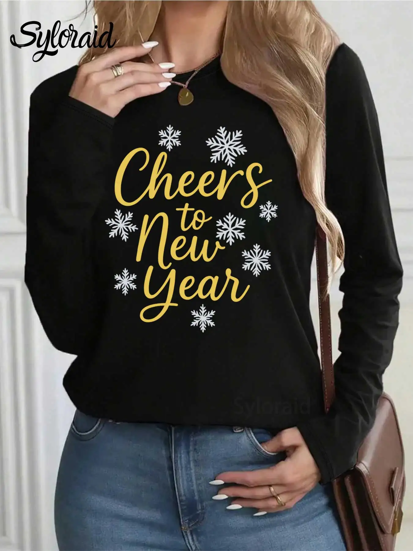 เสื้อยืดแขนยาวผู้หญิง “สวัสดีปีใหม่” เสื้อยืดพิมพ์ลายเกล็ดหิมะแฟชั่นคอกลมลำลอง