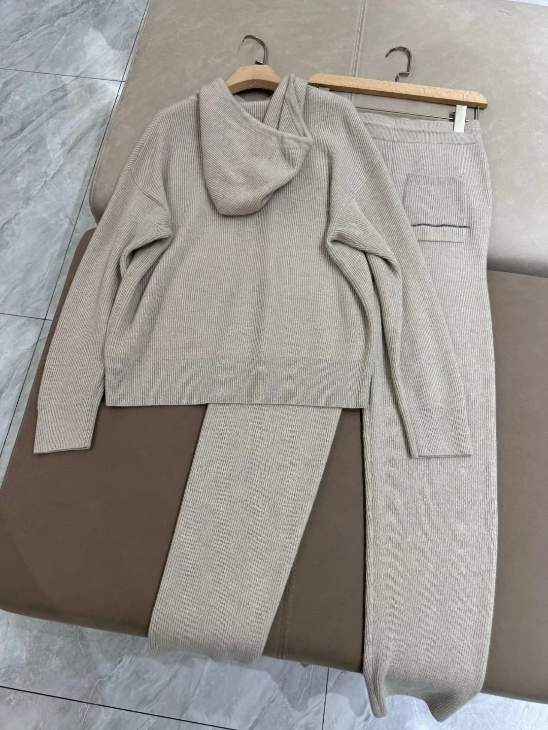 Autumn Women\'s B*C Cashmere Suit Hooded Sweater Elastic Waist Drawstring Small Straight Pants Set