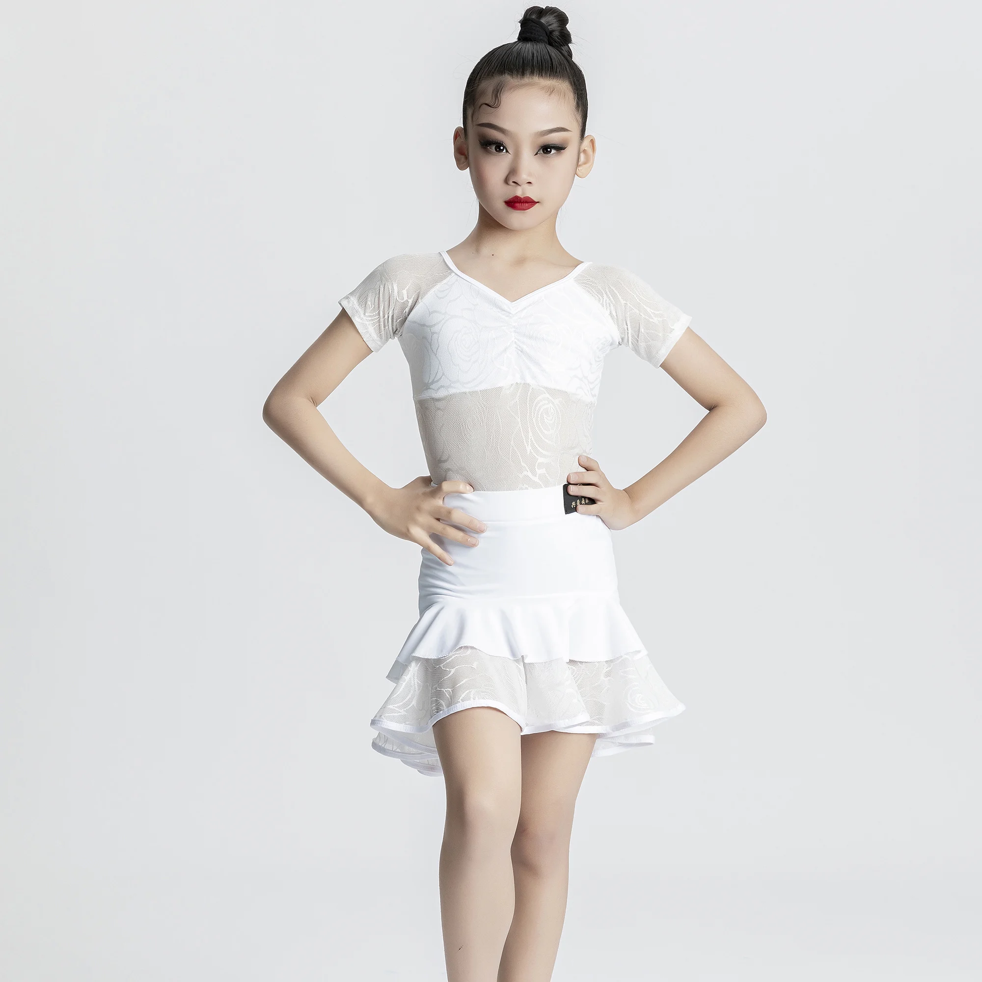 

Детское платье для латинских танцев, бальное платье-пачка для маленьких девочек, кружевное черно-белое дизайнерское сценическое платье, танцевальный костюм для сальсы и самбы, новый стиль