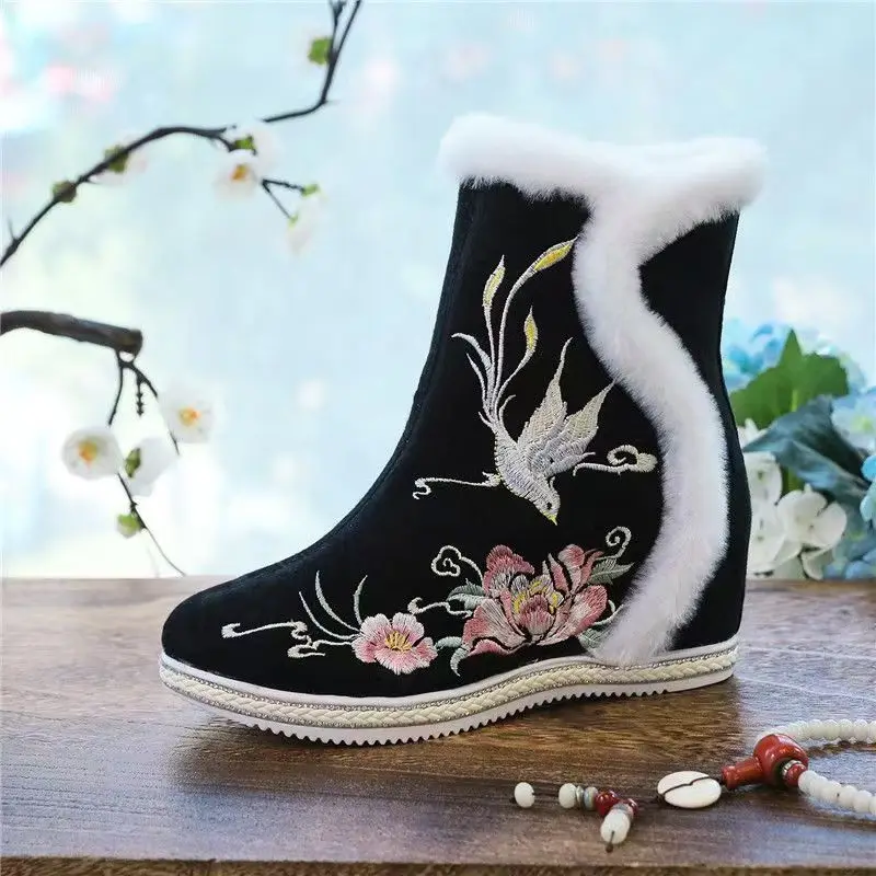 

Новые зимние женские хлопковые ботинки с увеличенной внутренней вышивкой в этническом стиле, круглый носок, высокие плюшевые ботильоны с застежкой-молнией