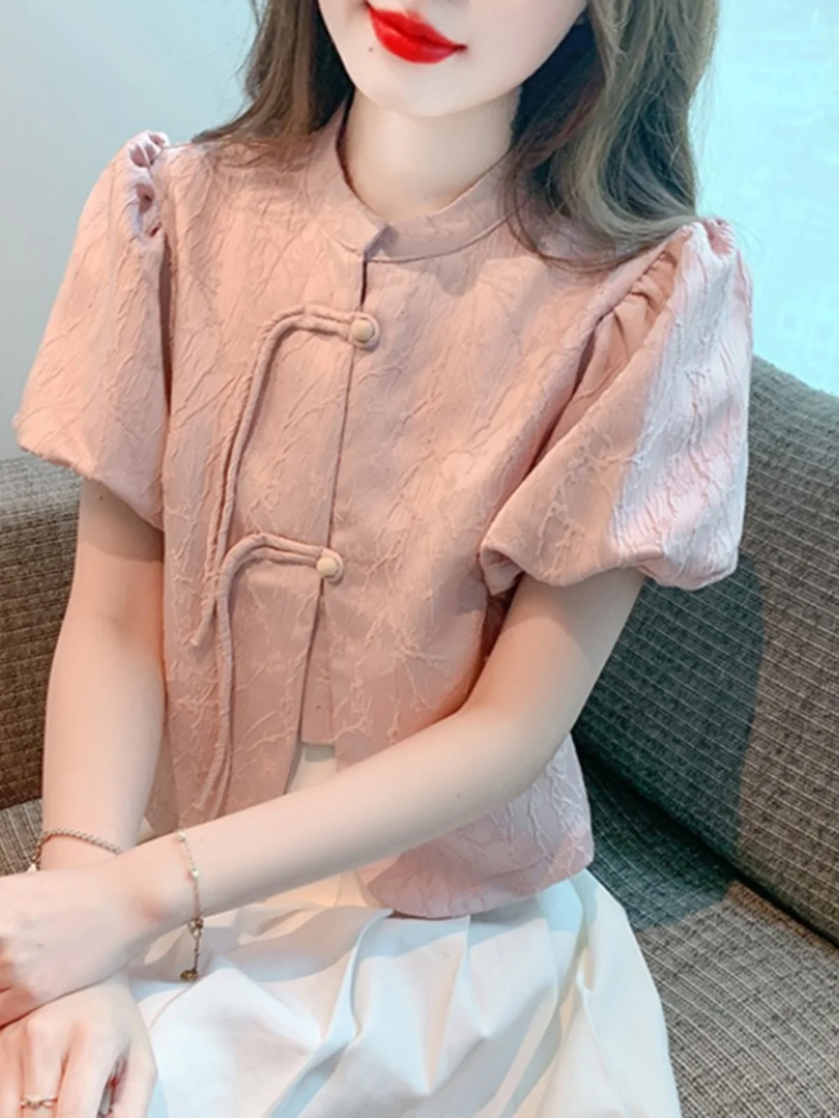 

New Chinese Sle Women's ort Sve irt Summer Faion 2026 Embroidered Button Design Straight Cut Regular Length Pure C...