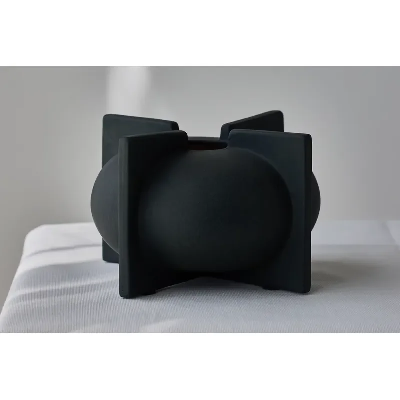 Modern ceramics, unique Scandinavian style, creative minimalist ceramic vase, artistic design, irregular shape, suitable for