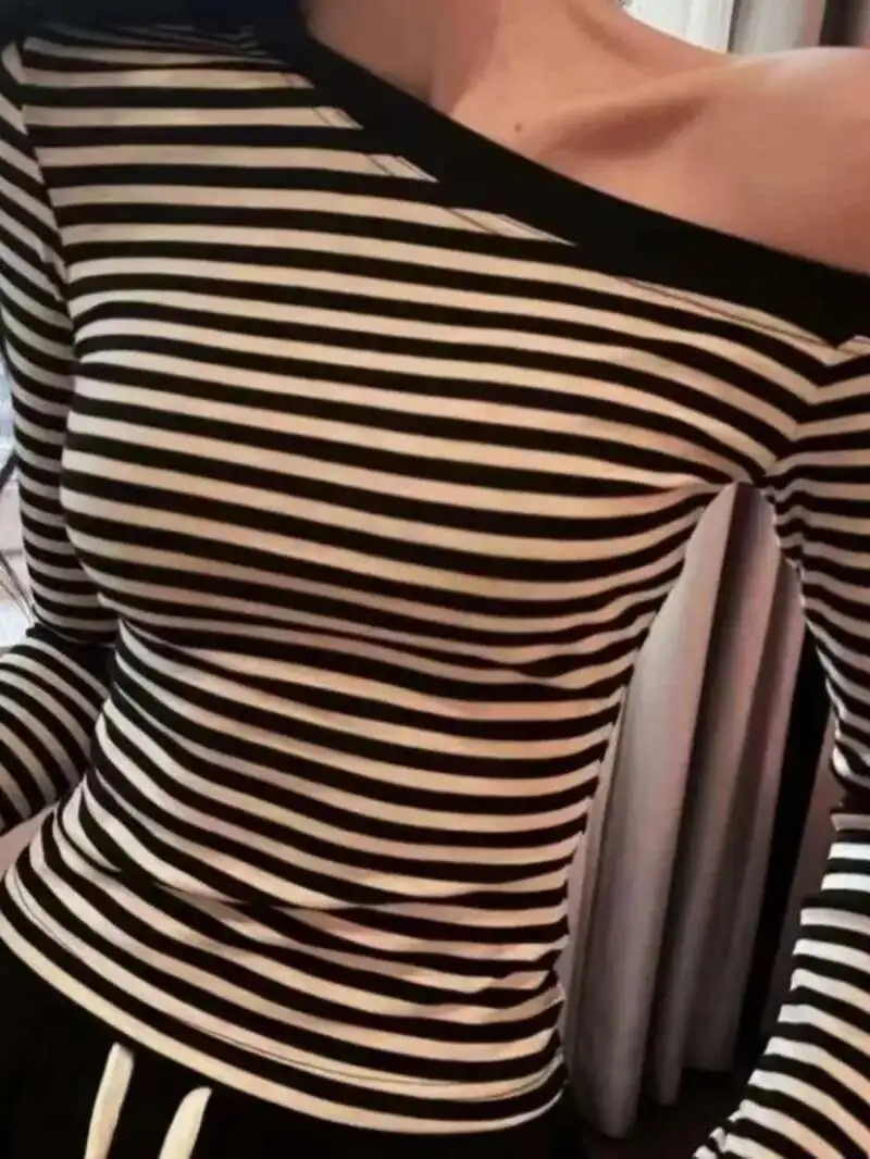 

Spicy Girl Sexy Slanted Collar Off Shoulder Striped Long Sleeve Pullover Women Autumn/winter New Irregular Slim Knit Top YCXP