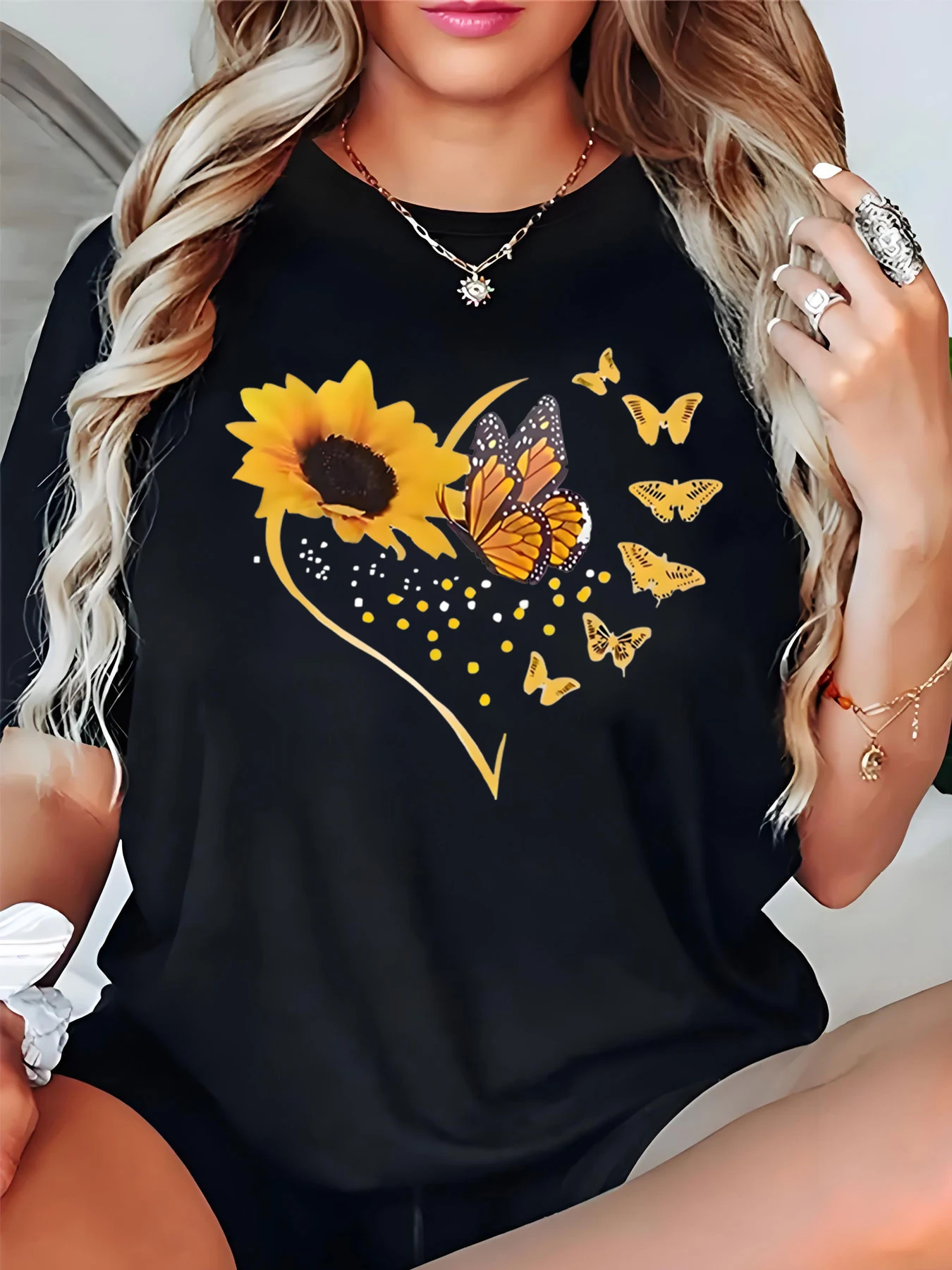 Women's Summer Sunflower Butterfly Print T-Shirt Casual Loose Fit Top for Beach and Daily Wear