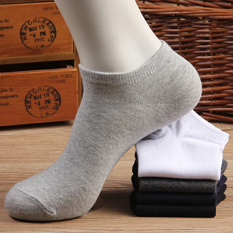 Mrmt 2024 brandneue Herren Boots socken reine Farbe lässig für männliche Männer Socken Polyester Baumwolle Mann kurze Socken