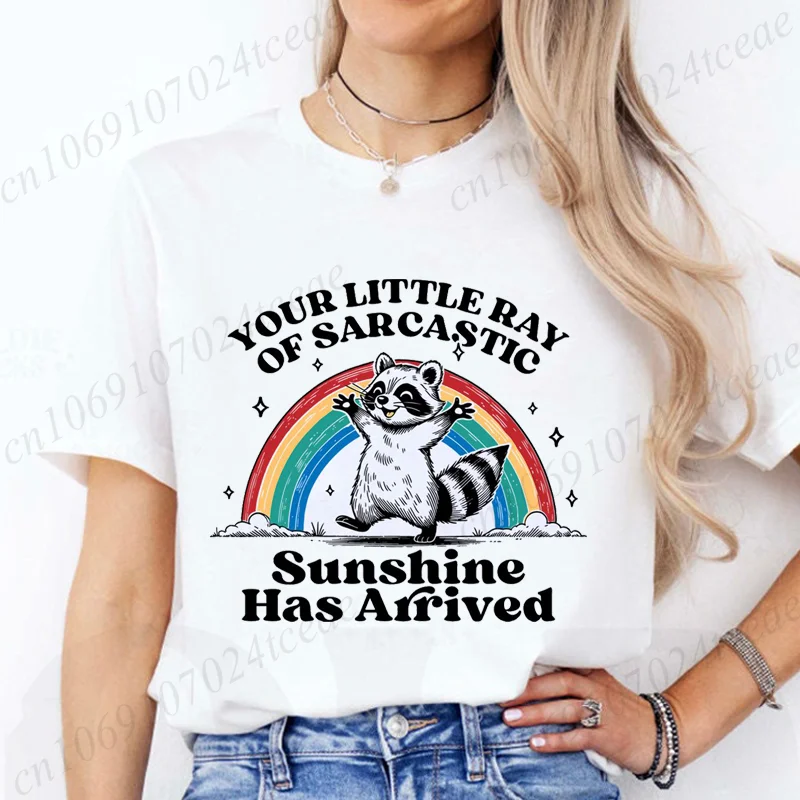 

Your Little Ray of Sarcastic Sunshine предоставляется рубашка с изображением енота, женские футболки с саркастическим енотом, летние модные футболки