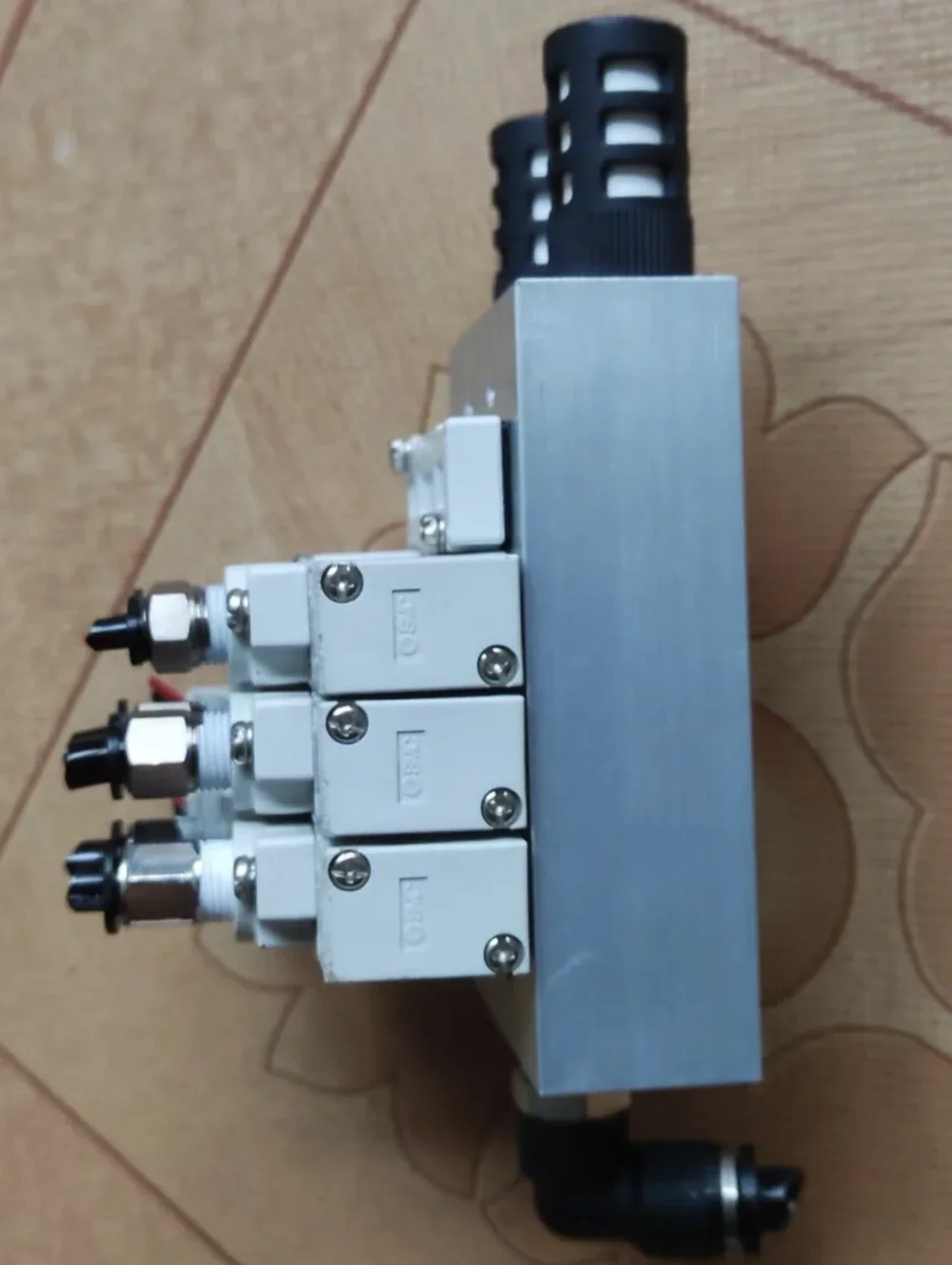 Used solenoid valve SY5120-5MZD-01