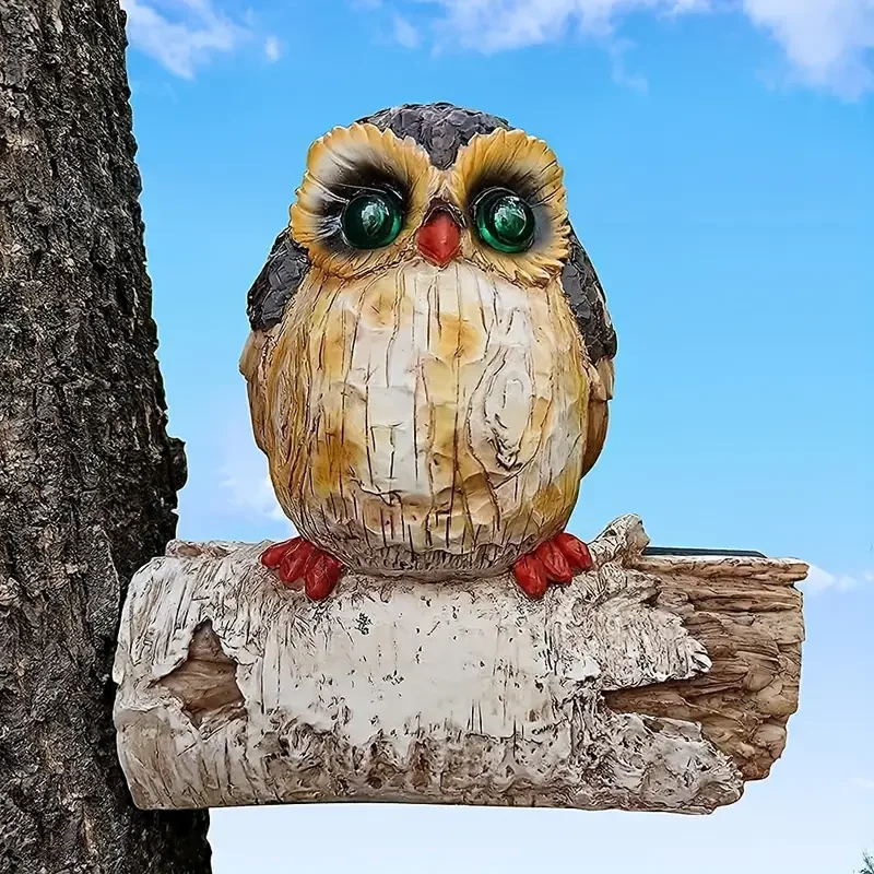 

Rustic Resin Owl Tree Statue Realistic Owl Perched Log Green Eyes Wall-Mountable Outdoor Birdhouse Ornament Durable