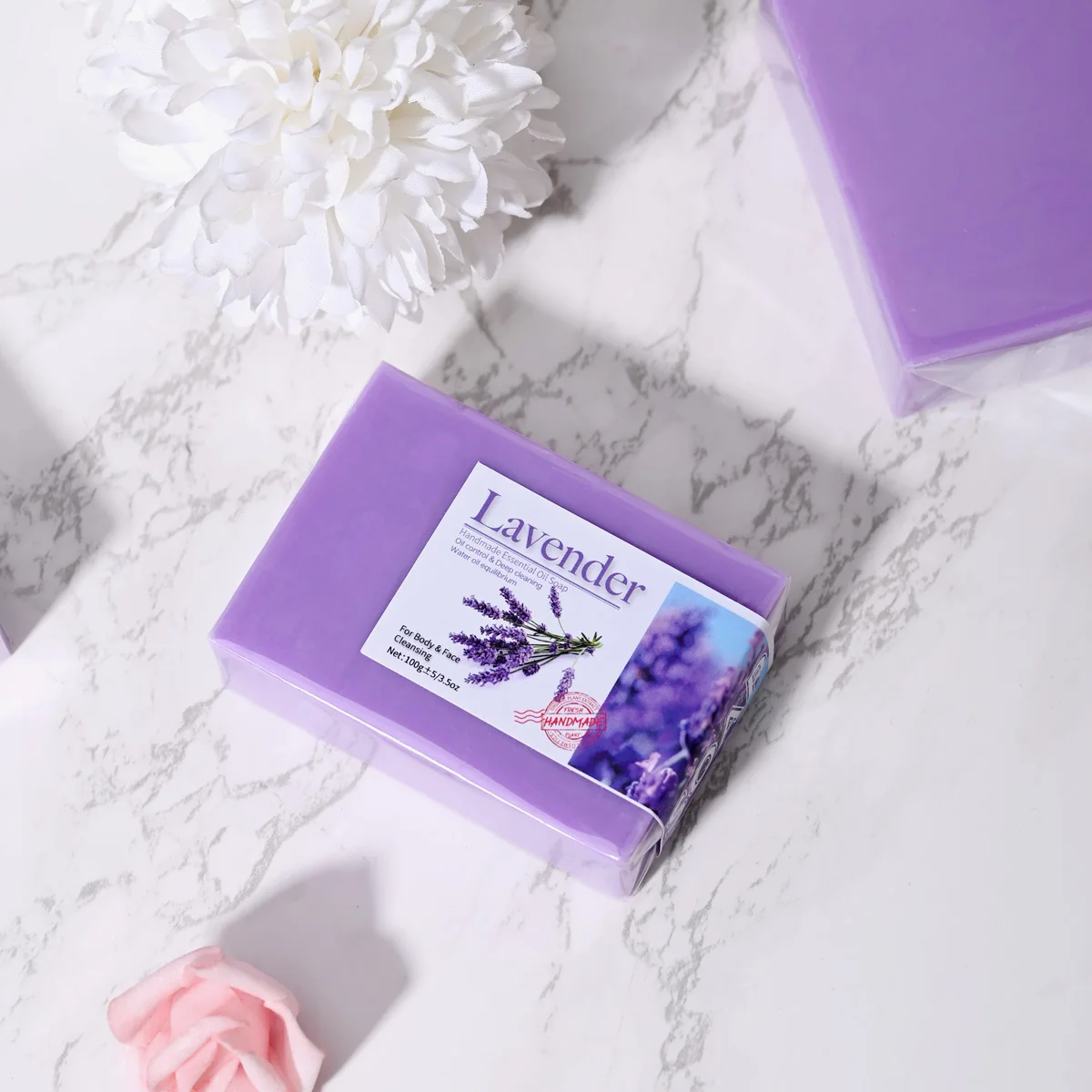 Savon aux huiles essentielles de lavande biologique naturel, savon fait à la main pour le nettoyage, rafraîchissant, contrôle de l'huile, savon de bain