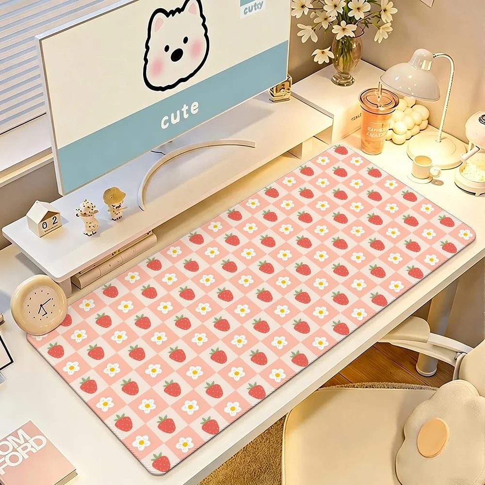 Sweet Strawberry Flower Pattern Large Extended Mouse Pad Gaming Desk Mat Non‑Slip Rubber Base for PC Laptop Desktop Protector