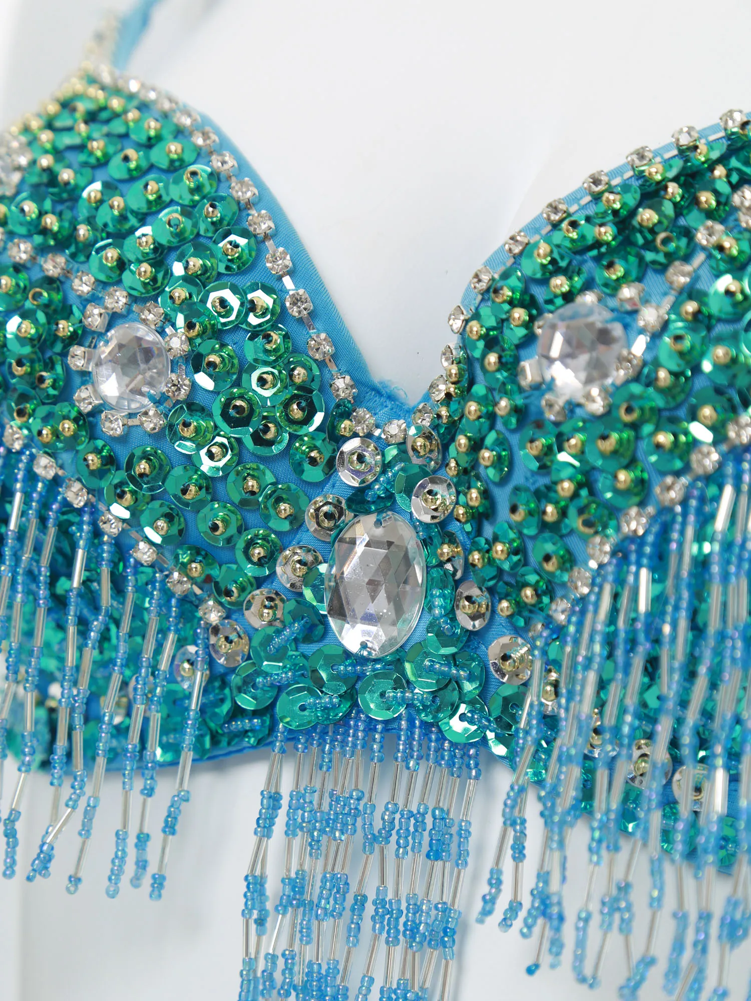 Womens Buikdans Beha Tops Glanzende Pailletten Plastic Kralen Fringe Beugelbeha Push Up Balconette Salsa Rumba Dans Kostuum