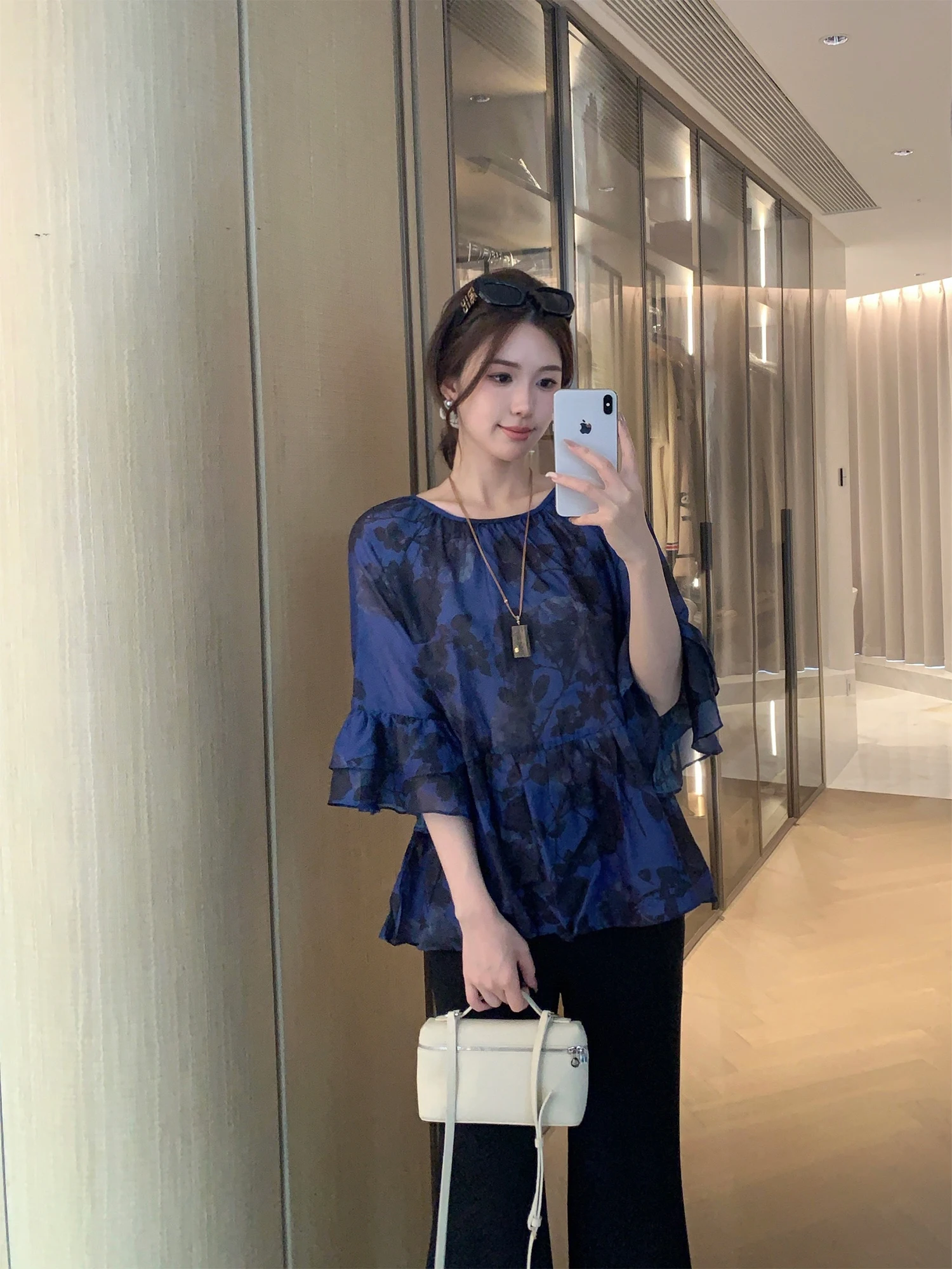 

Новая женская премиум-блузка Yuyu Wang из шелка свободного кроя с длинными рукавами-колокол и круглым вырезом, синяя