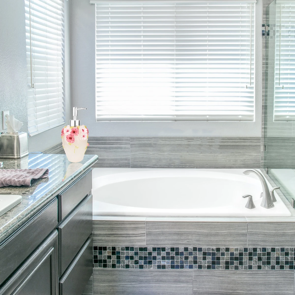 

Elegant European Style Empty Dispenser Bottle Floral Light Green Leaves Portable Refillable Hand Soap Body Wash Shampoo