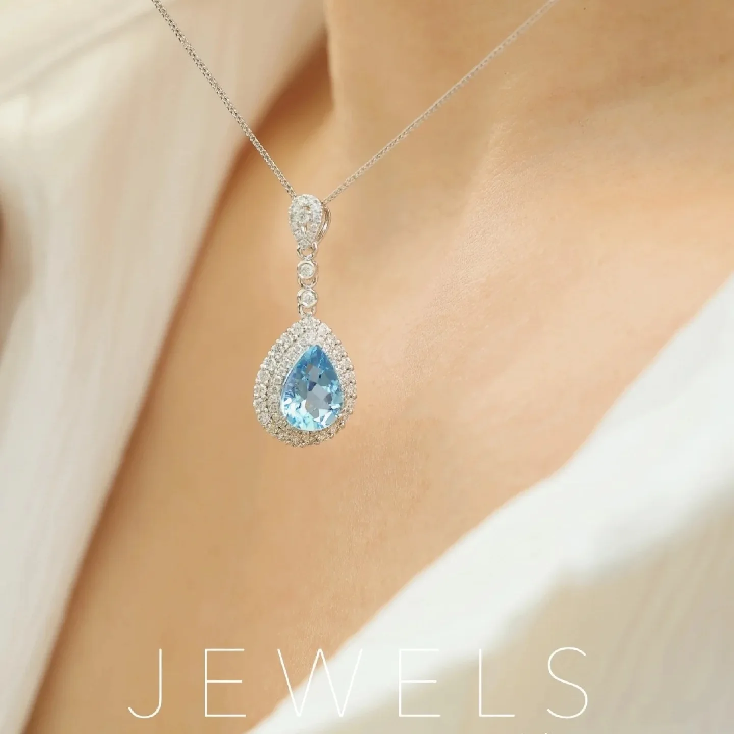 Ожерелье с аквамарином, легкая роскошная высококачественная сенсорная полоса, не выцветает, модная супер фея, цепочка на ключицу, кулон с топазом