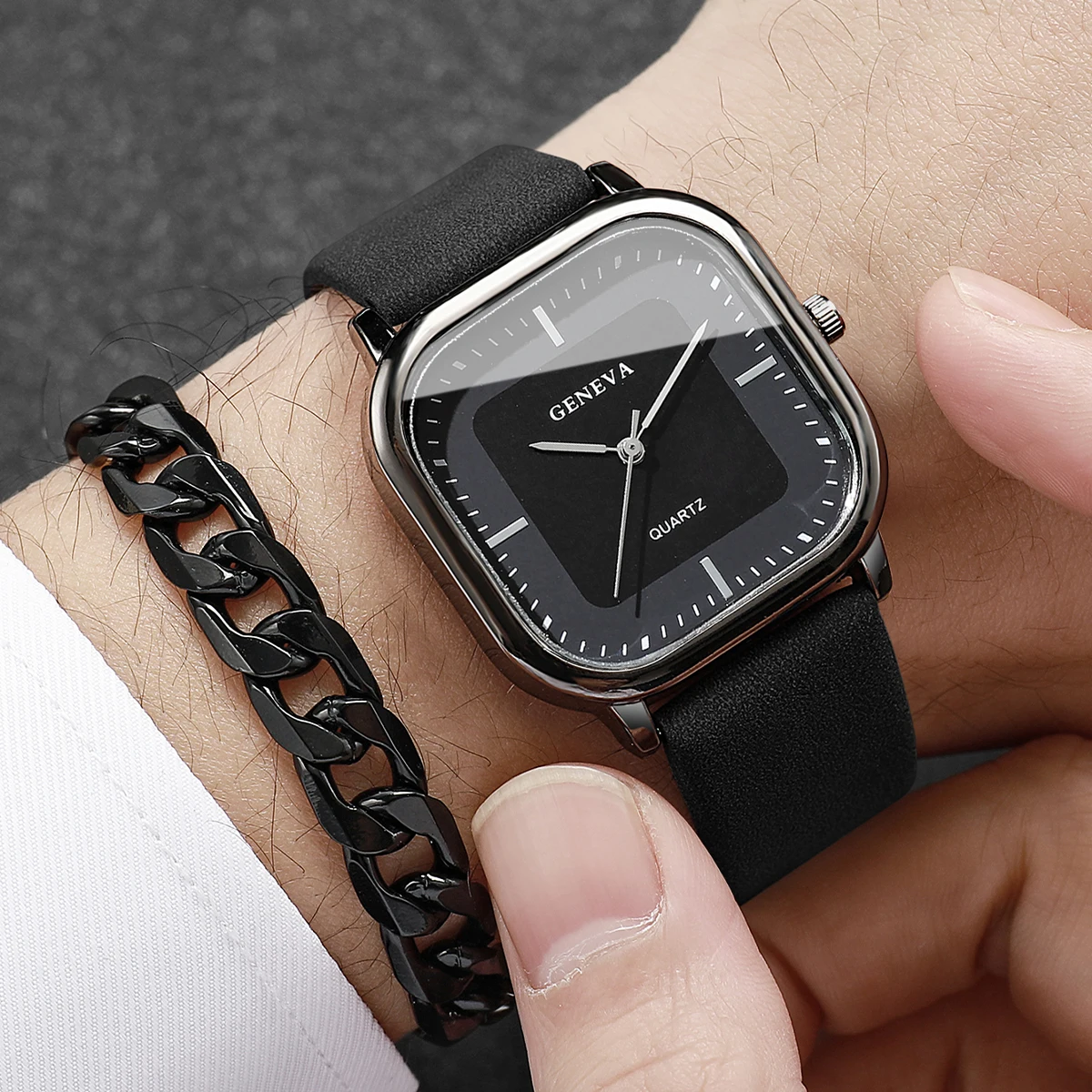 2pcs/set Men's Watch Simple Fashion Square Scale Dial Trendy Handsome Quartz Watch + Bracelet ( Box Not Included)