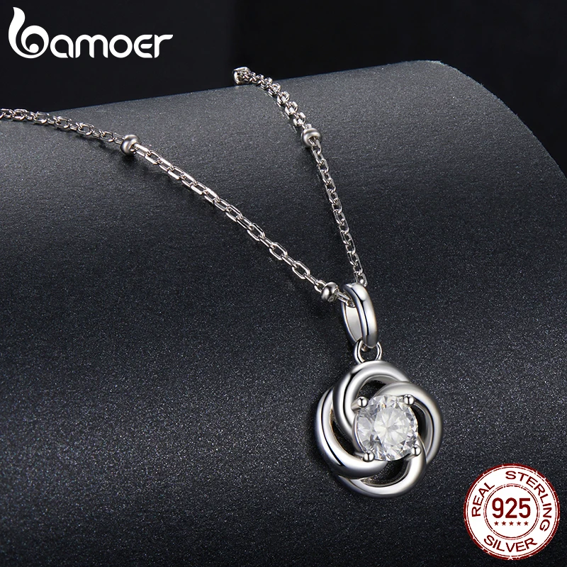 BAMOER 925 Sterling Silver Four-leaf Clover Moissanite Pendant Necklace for Women, Anniversary Mother's Day Valentines Gift