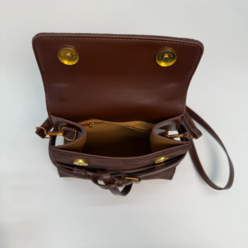 المرأة بولي Leather حقيبة كتف جلدية صغيرة 2025 الشتاء حقيبة كروسبودي الفاخرة مصمم الاتجاه الجديد حقائب اليد والمحافظ النسائية