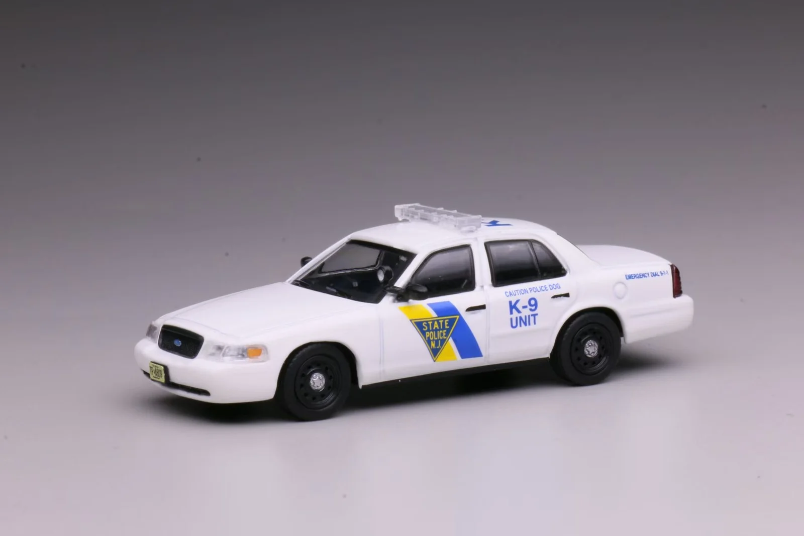 

596 1:64 White CV CROWN VICTORIA New York New Jersey Polize Car Diecast