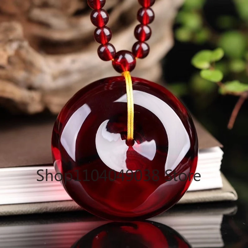 Baltic Sea Blood Pool Amber Beeswax Bread Clasp with The Shape of Blood Amber Pendant for Men and Women Jewelry Wholesale