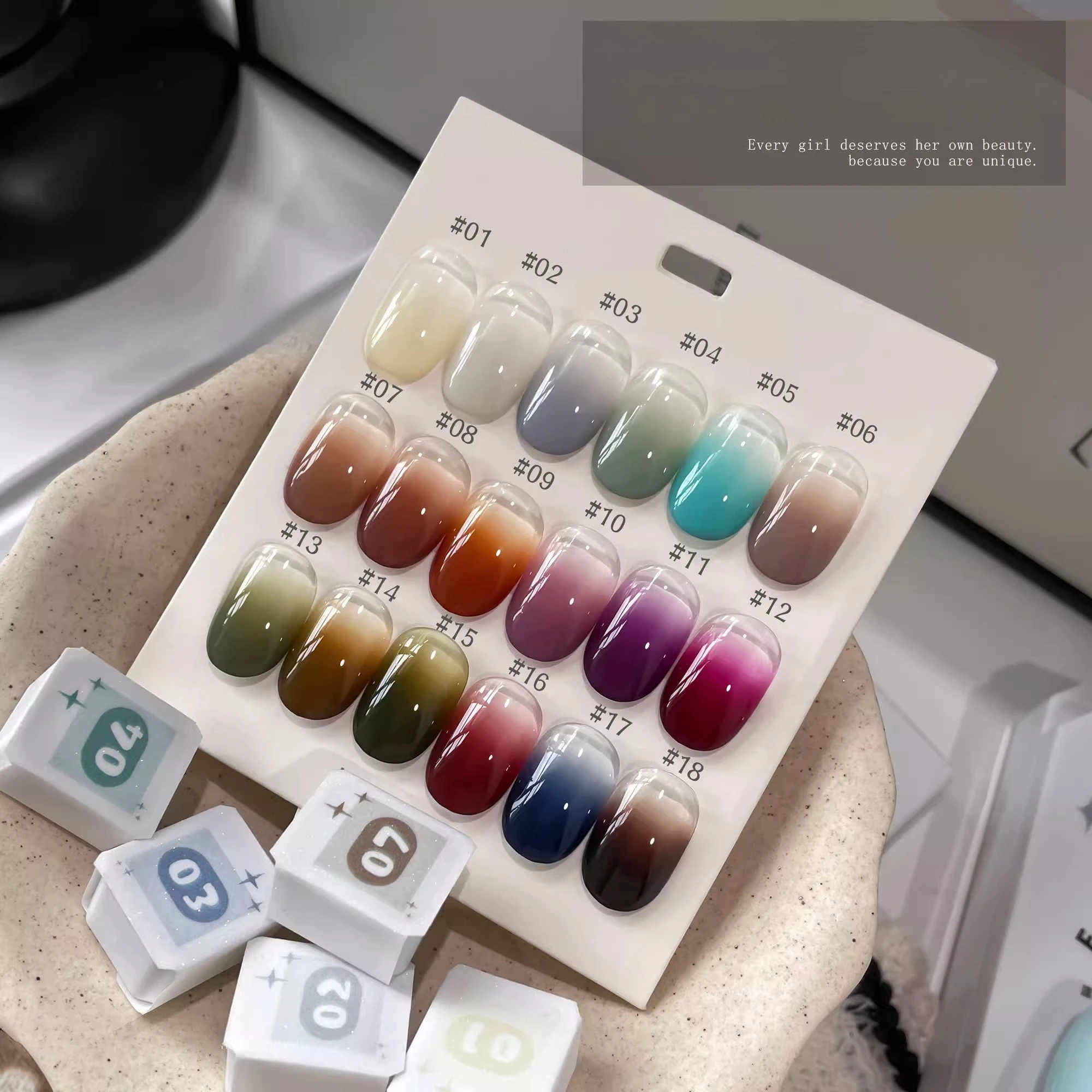 18 Kolorów Puderowy Kremowy Żel do Gradientu Paznokci, Żel do Malowania Gradientu, Żel do Samodzielnego Projektowania Gradientu, Używany do Stemplowania Gradientowych Wzorów na Paznokciach