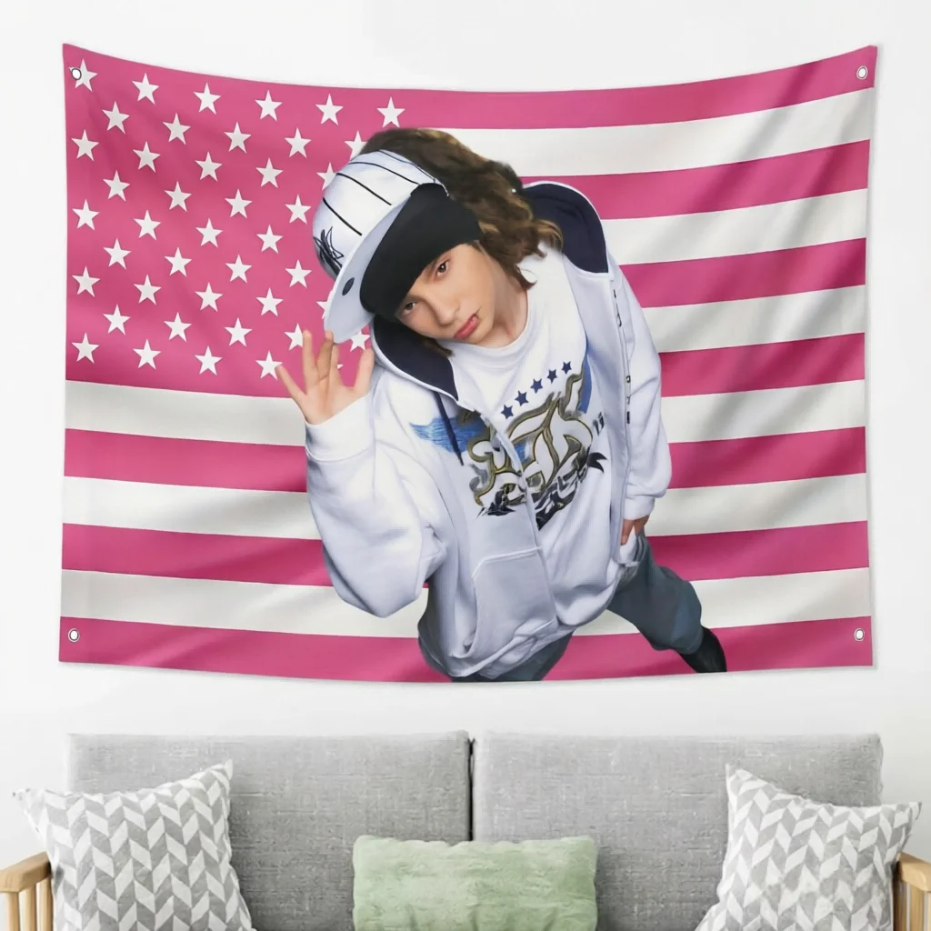 1 Pancarta de la bandera estadounidense rosa 2D de Tokyo Hotel, póster de tapicería para exteriores de otoño, ideal para habitación, dormitorio, patio, pared exterior del hogar
