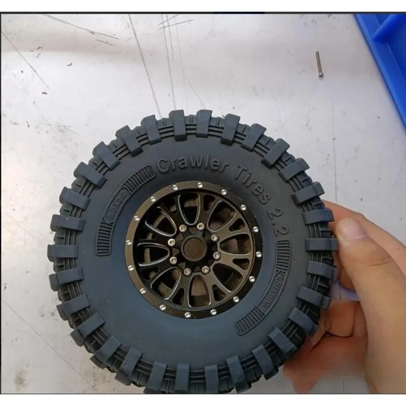 

Tire Skin + Wheel Hub Set for 1/8 Yikong 4082, Tire 130x55mm,Wheel 64x32mm, No Fender Rubbing,Strong Climbing Grip,Upgrade Parts