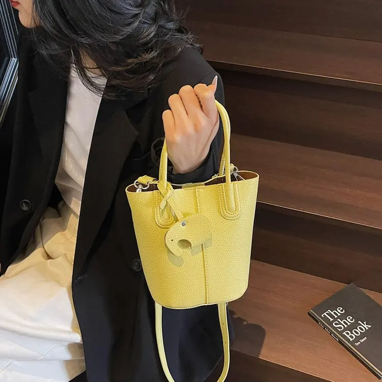 

New 807 Bucket Bag Shoulder Messenger Bag Casual Commuter Bag Small Dirty Cabinet Portable Simple Versatile Large Capacity