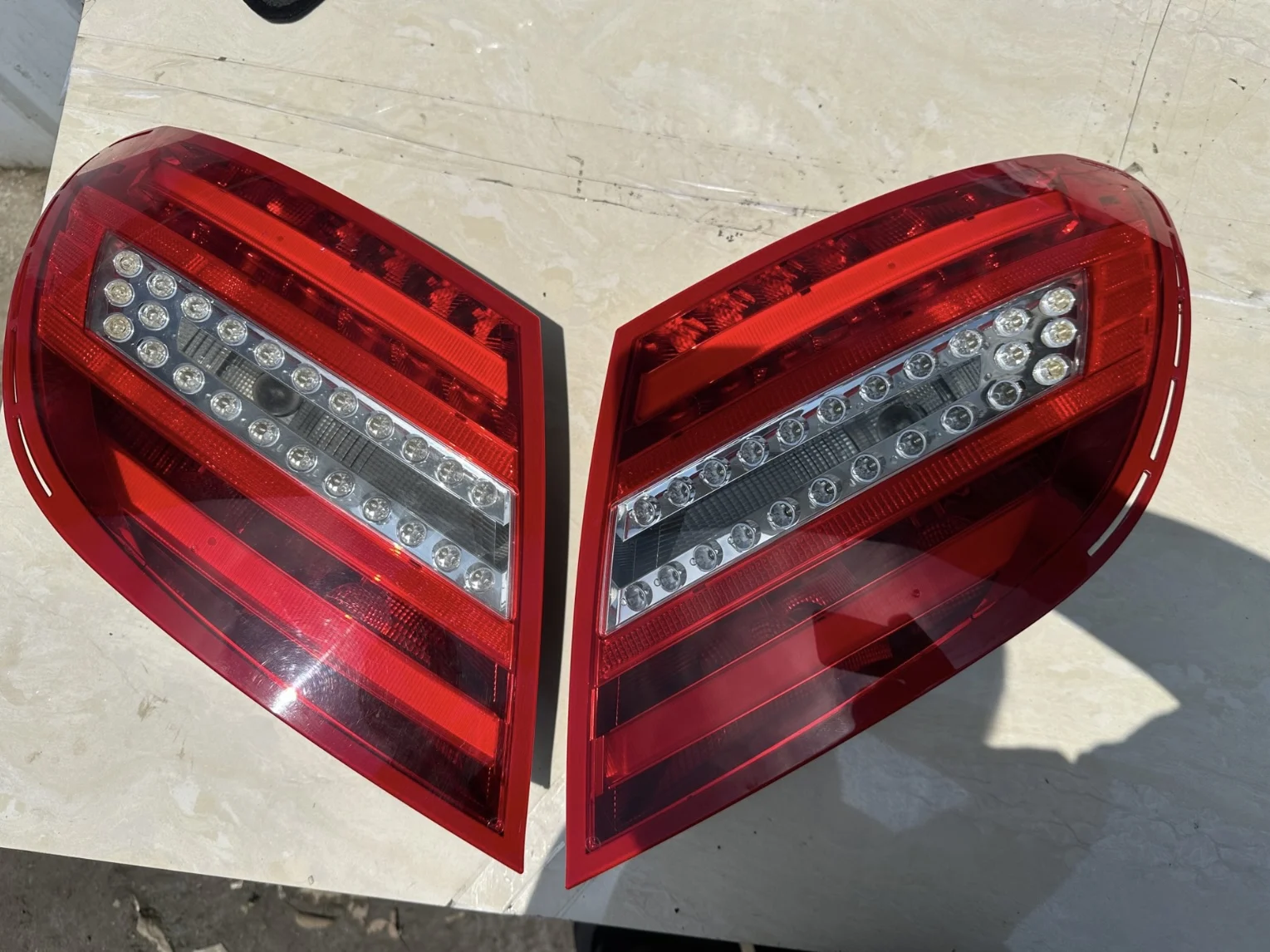 

Fit for Mercedes-Benz C Taillight 2011-2014 Mercedes-Benz W204 Stoplight Assembly EU Version TailLamp Turn Lights Plug and Play