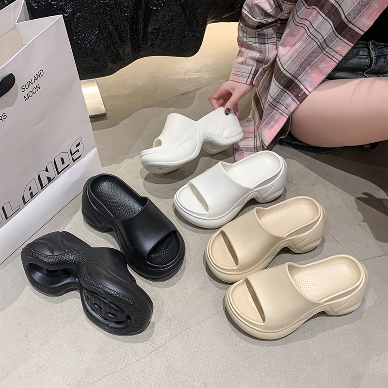 Casual Platform Thick-soled Slippers Woman Popular Design Shoes Non-slip Outdoor Slippers Unique Features Women Sandals 5478