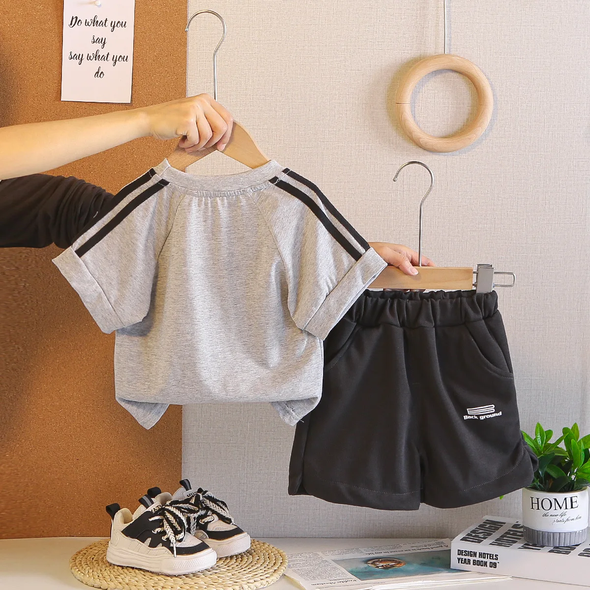 Kids Boys 2PCS Casual Outfit, Raglan Sleeve Letter Print Short Sleeve Tops and Shorts 2 Piece Set for Summer Daily Wear Playwear