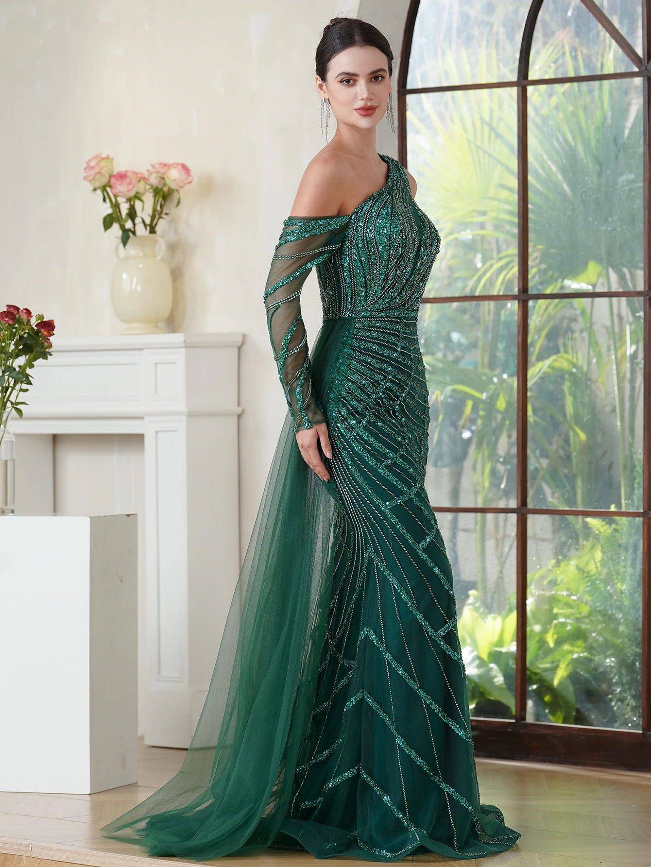 FATAPAESE Customzied Green  Prom Dress Features a Side Waist Cape that Gracefully Trails Behind for Evening Party Formal Gown