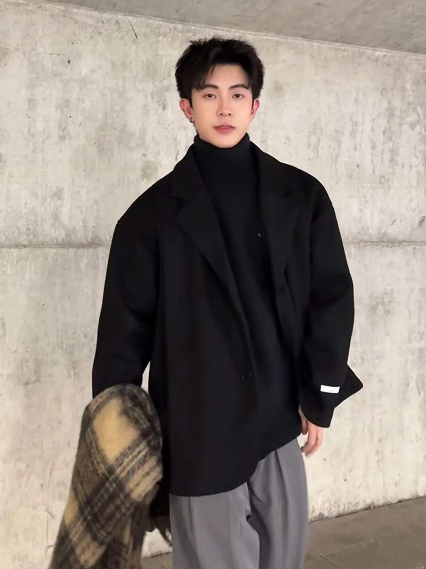 

Мужская куртка из шерстяной смеси в корейском стиле, повседневная, в стиле карго, мягкая, с элементами университетского стиля, простая, из натуральной кожи, классическая, средней длины, короткая, теплая, стильная