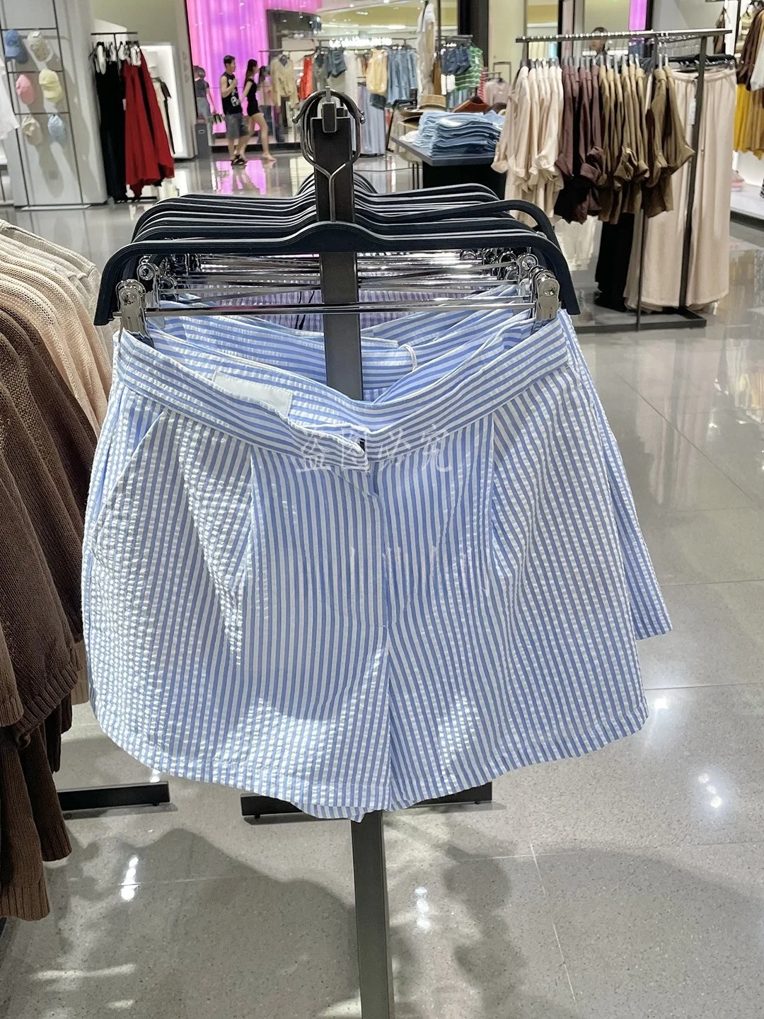 

High Waist Striped Elastic Wide Leg Casual Shorts New Summer 2026 Women's Fashion Versatile Shorts High Waist Pleated Shorts