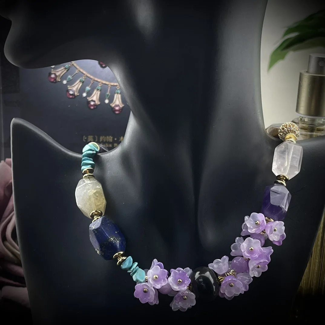 

Classic Elegant Flower Necklace Amethyst Agate Lapis Lazuli Imitation Turquoise Tigers Eye Sparkles Charm for Women Accessory