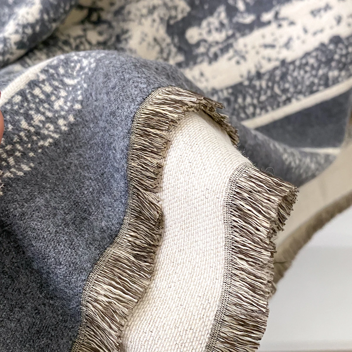 Damen-Kaschmirschal der Luxusmarke 2025, warm, mit Quasten, gestreift, bedruckt, Pashmina-Schal, Foulard und Poncho für den Winter – Detail 8