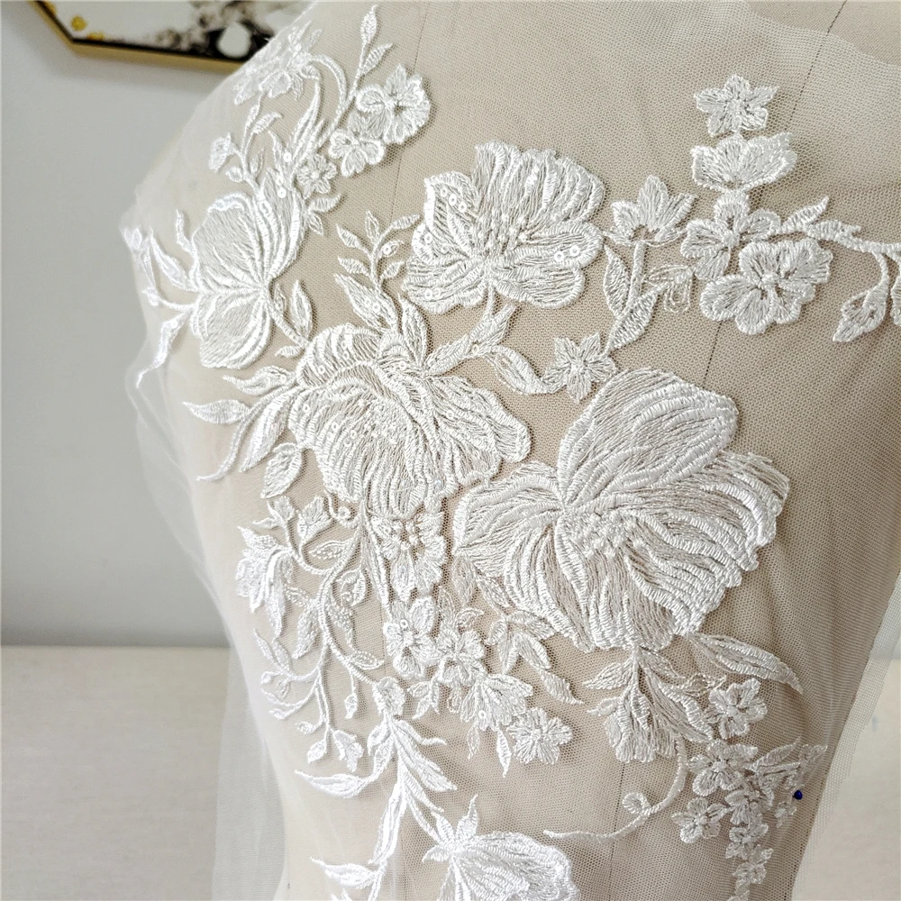 Appliques dell\'abito da sposa ricamate in tessuto di pizzo, finiture barocche, toppe da cucire in rete con colletto per abito, decorazione fai da