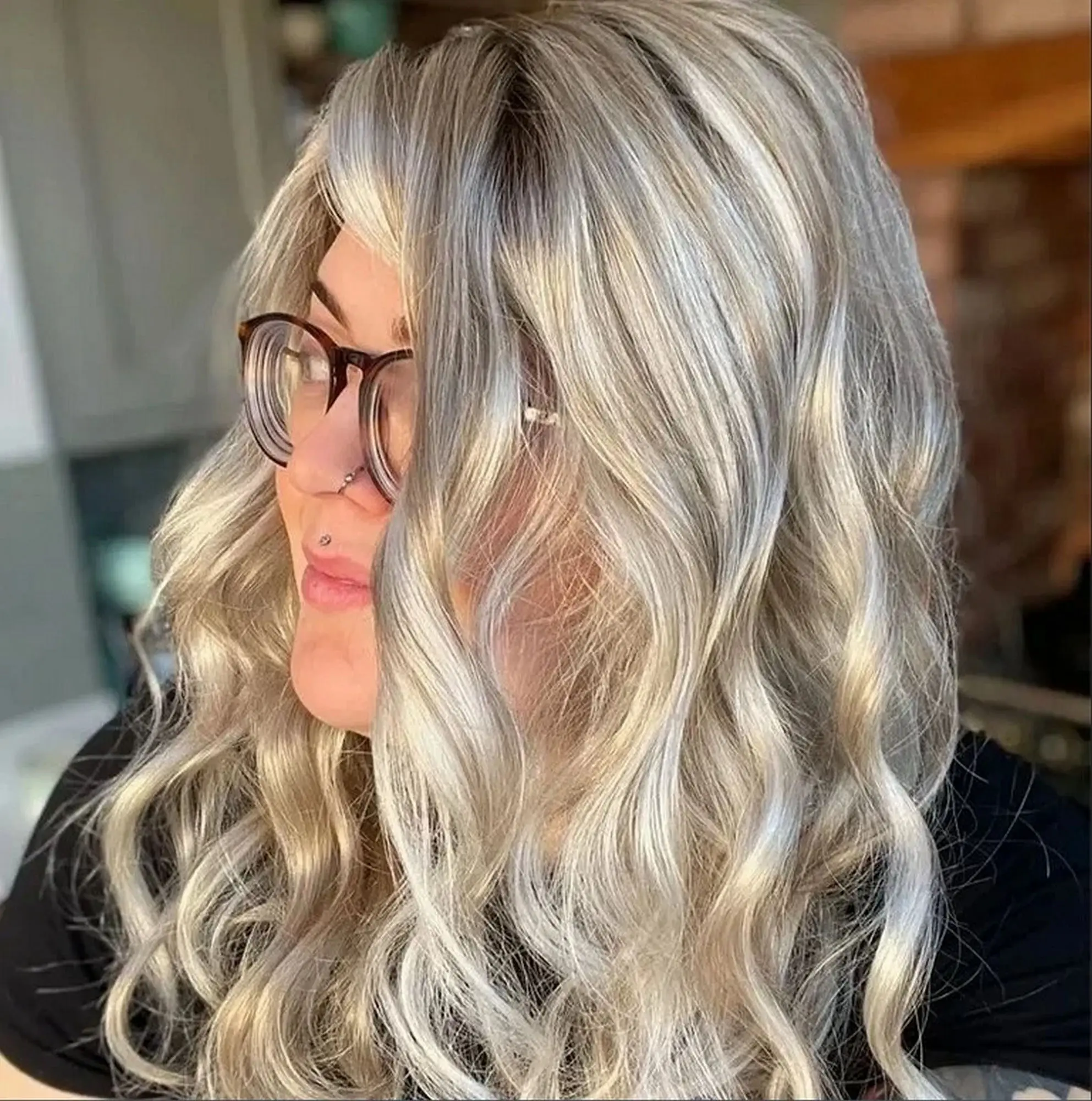 

13x4 Ombre Светло-русый мелированный парик Мягкий парик с объемной волной Синтетические парики фронта шнурка для женщин Термостойкие парики на плечо Ежедневно