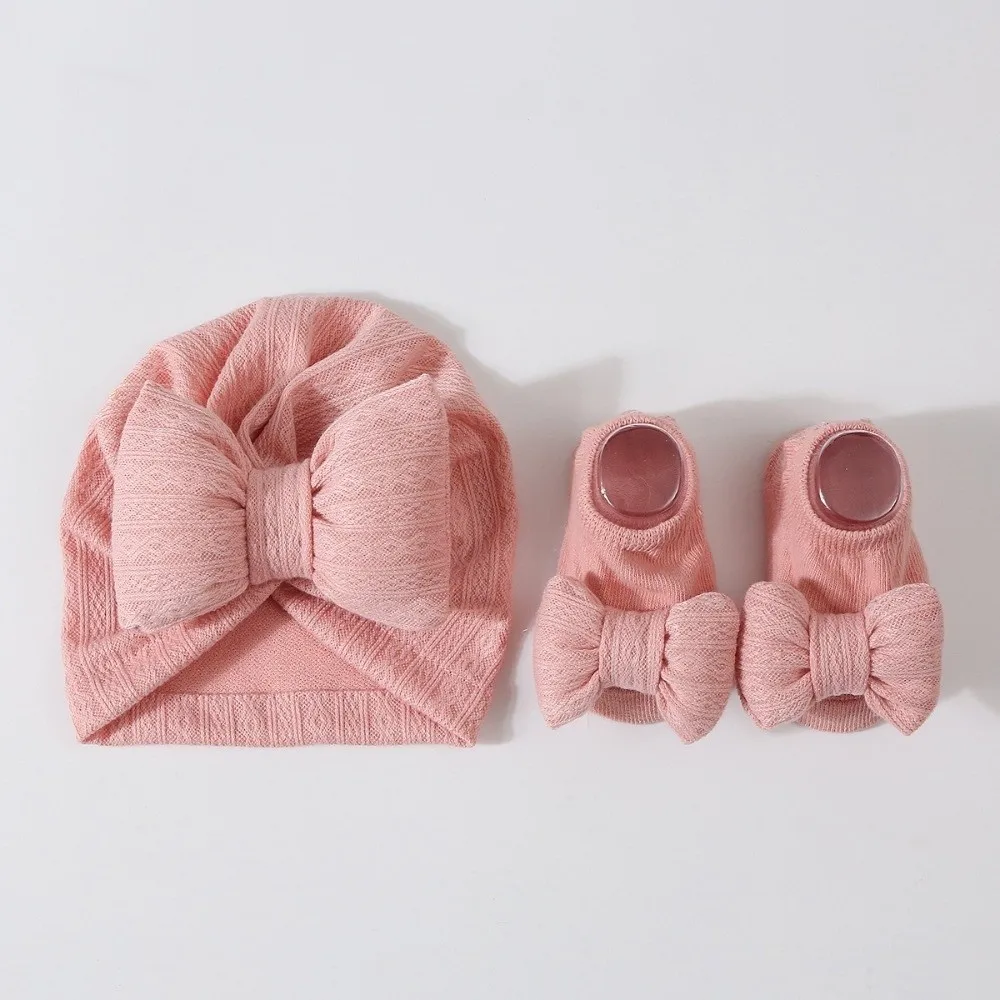 

3Pcs/Set Soft Bow Baby Hat Socks Set 0-12 Months Solid Color Baby Fetal Cap Keep Warm Windproof Newborn Turban Hat Spring