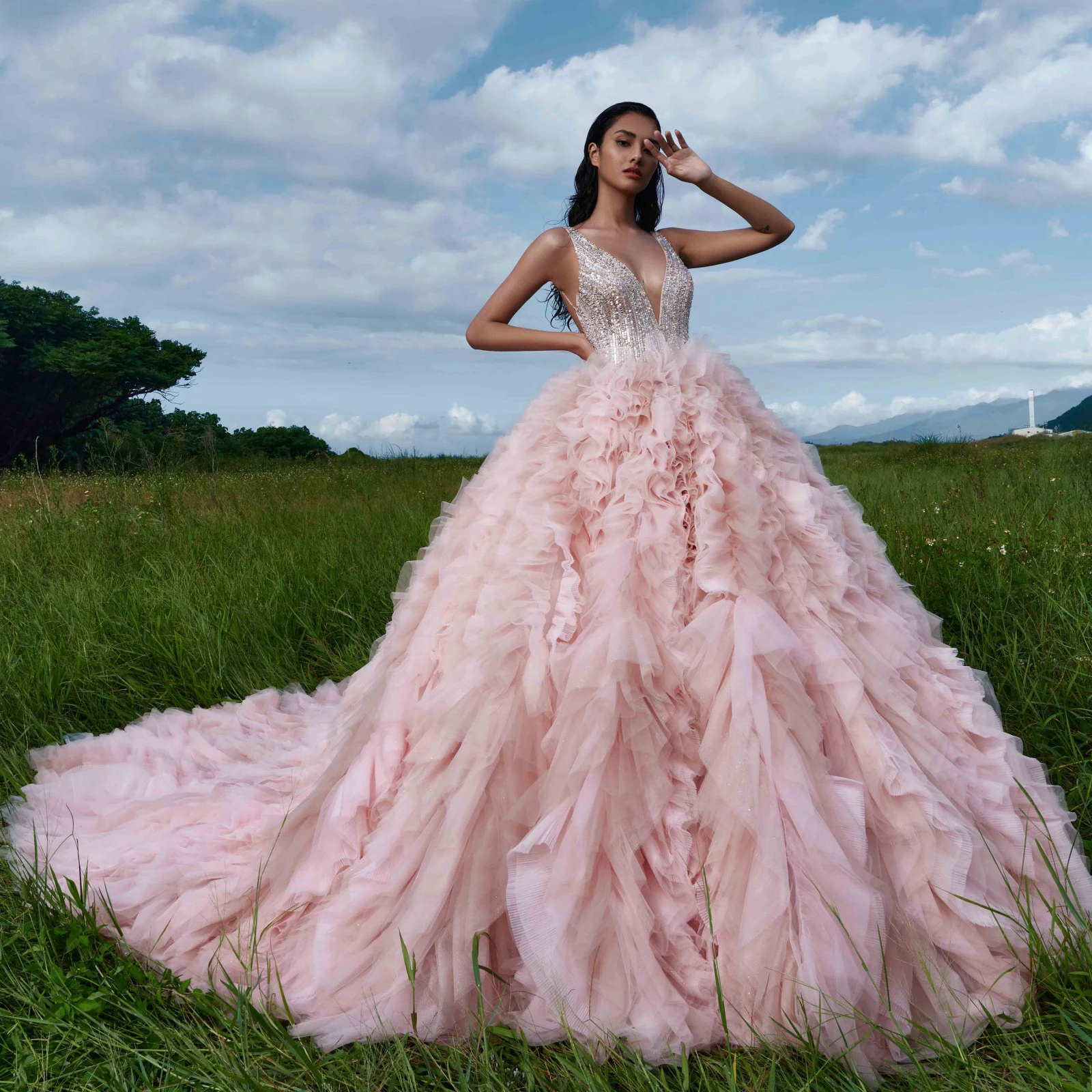 

Stunning Pink Very Lush Ruched Tutu Tulle Bridal Dresses Shiny Crystal Sequined Tulle Ball Gowns Luxury Formal Dress