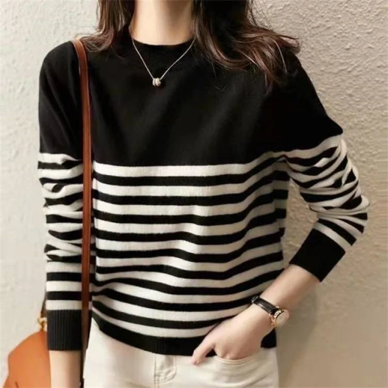 Striped Knitted Sweater Women\'s Round Neck Long Sleeve Loose Temperament Bottoming Korean Fashion Pullover Autumn Winter Sweater