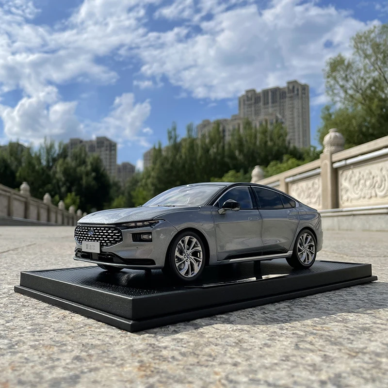 Original car model New Mondeo 2022 1:18 alloy car model collection+small gift