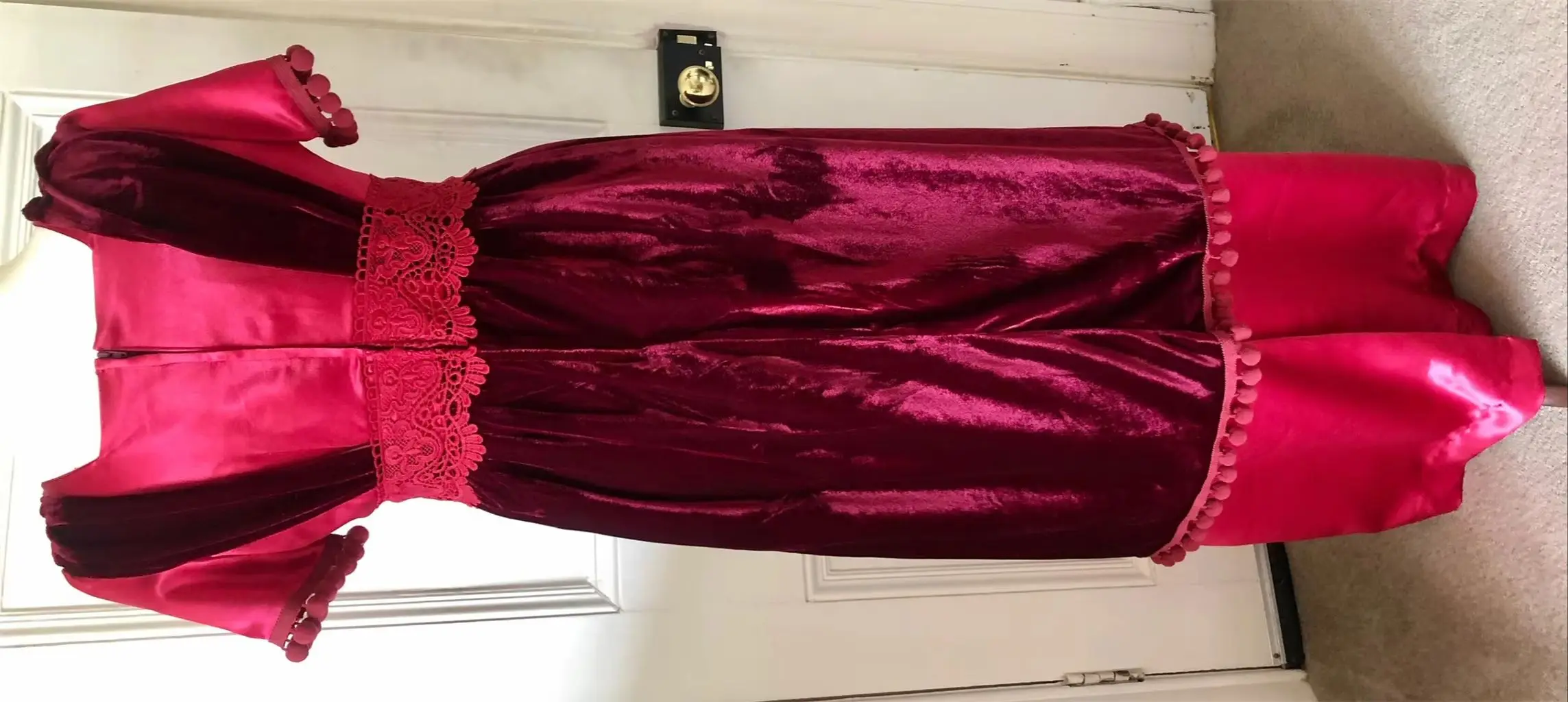 Vestido de Época Victoriana y Eduardiana, Estilo Downton Abbey y Titanic, Vestido de Terciopelo Rojo con Bordado de Rosas, Hecho a Medida
