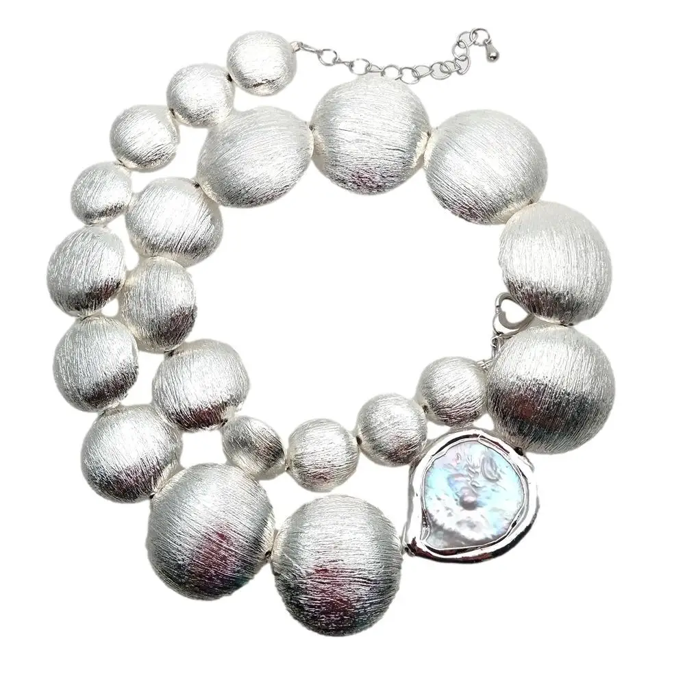 

YYGEM 27x33mm Silver Color Brushed Coin Bead Freshwater White Coin Pearl Graduated Necklace